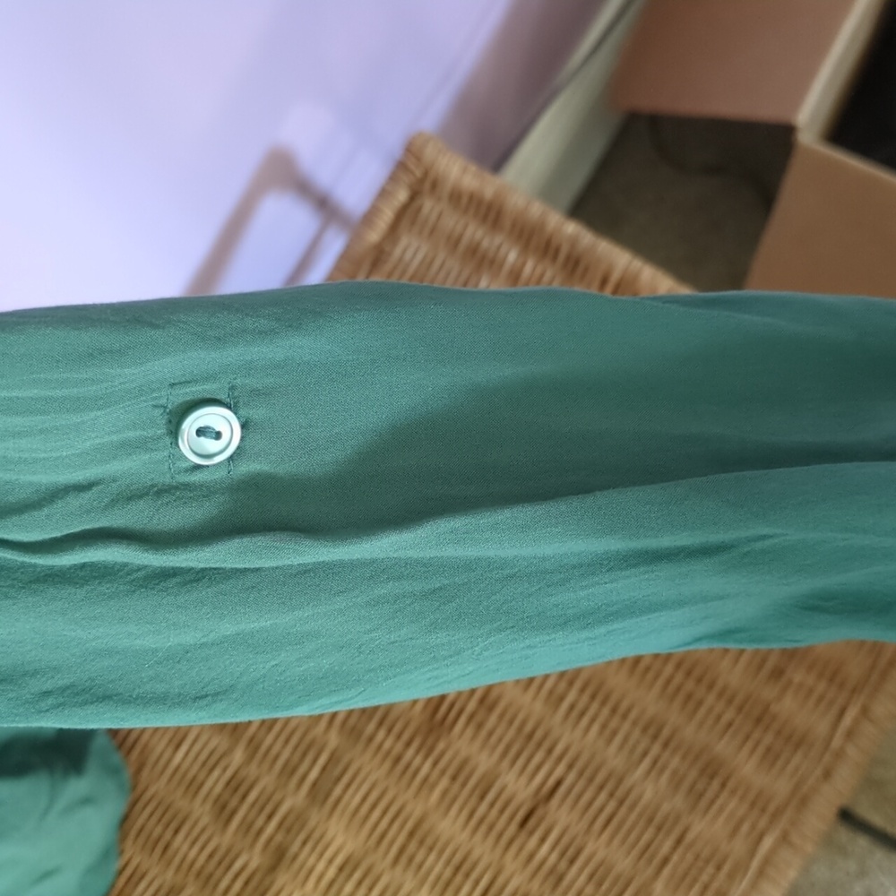 100% rayon button down - Picture 4 of 5
